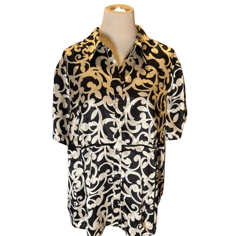 Women’s Apt. 9 Black and White Patterned Short Sleeve Blouse Size 3X